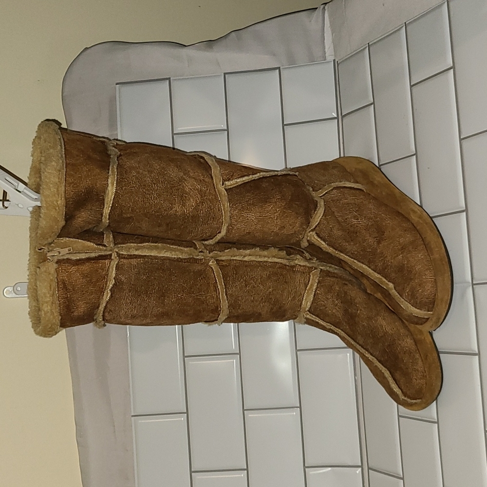 Tall brown suede Espace boots size 7.5
